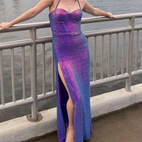 Prom dress - Picture 1 of 1